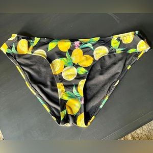 Lemon print swimwear bottom